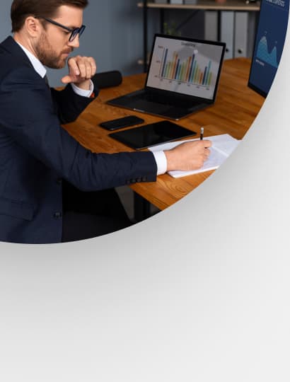 Как бизнесу организовать выплаты самозанятым: от&nbsp;ручных переводов до&nbsp;автоматизации